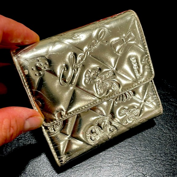 Chanel lucky charm double wallet. Gold, pre-loved - Picture 1 of 16